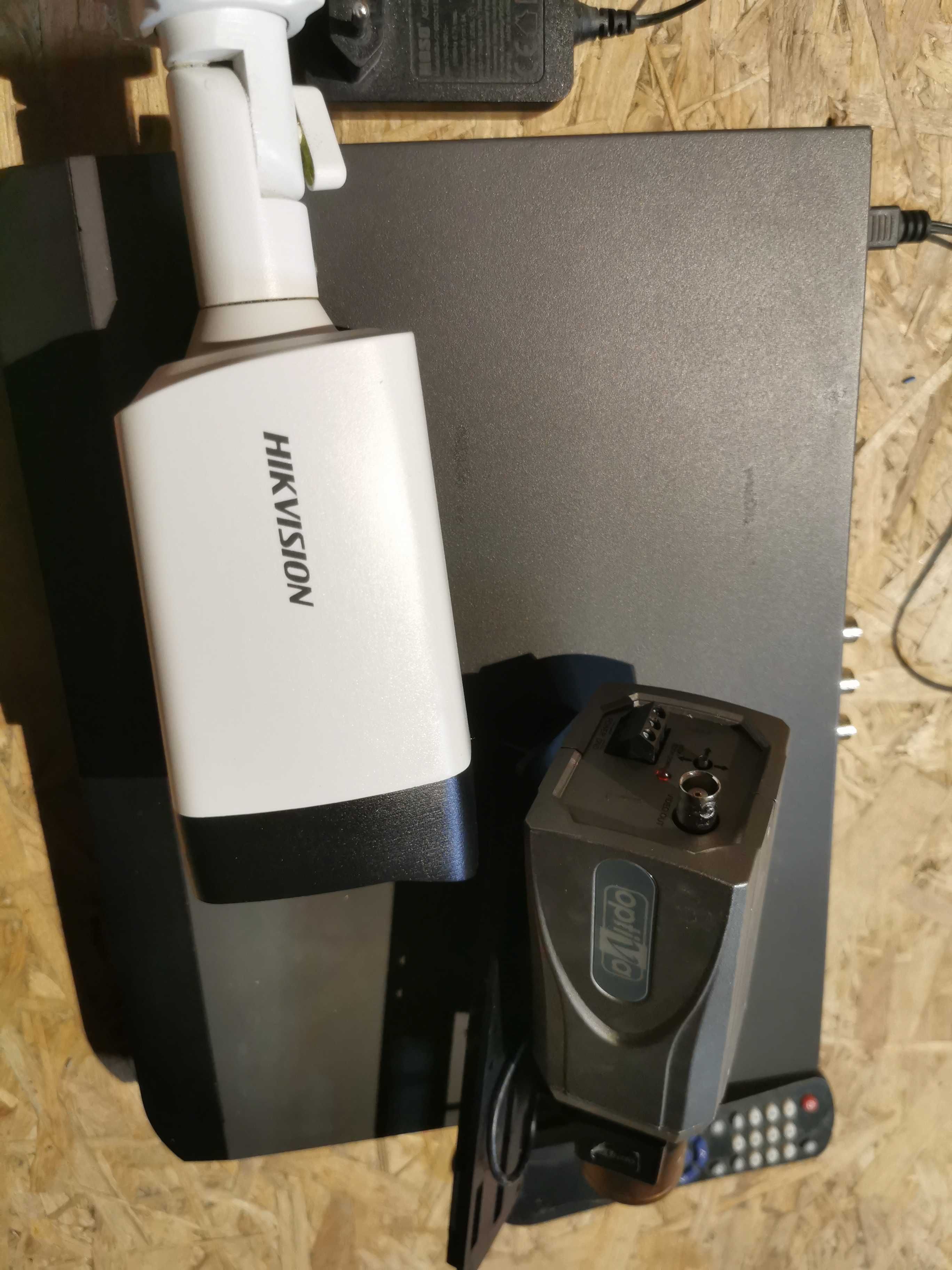 Rejestrator video DS-7204 HIKVISION 2 kamery zestaw