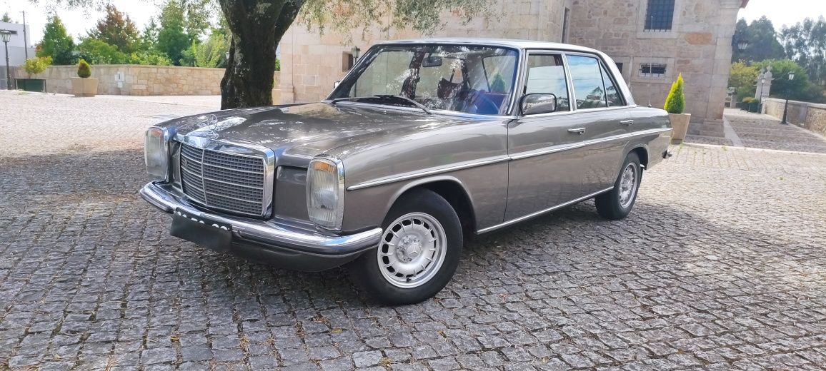 Mercedes Restaurado w115 220D