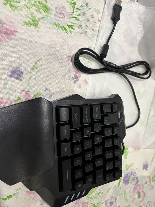 One handed gaming keyboard