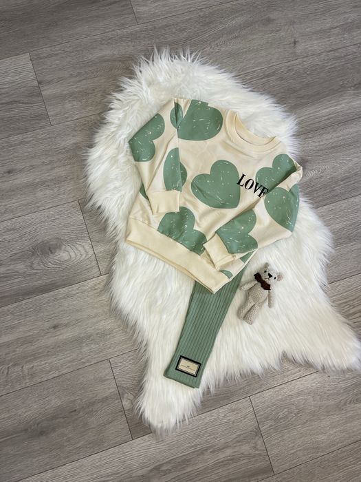 Костюм на дівчинку