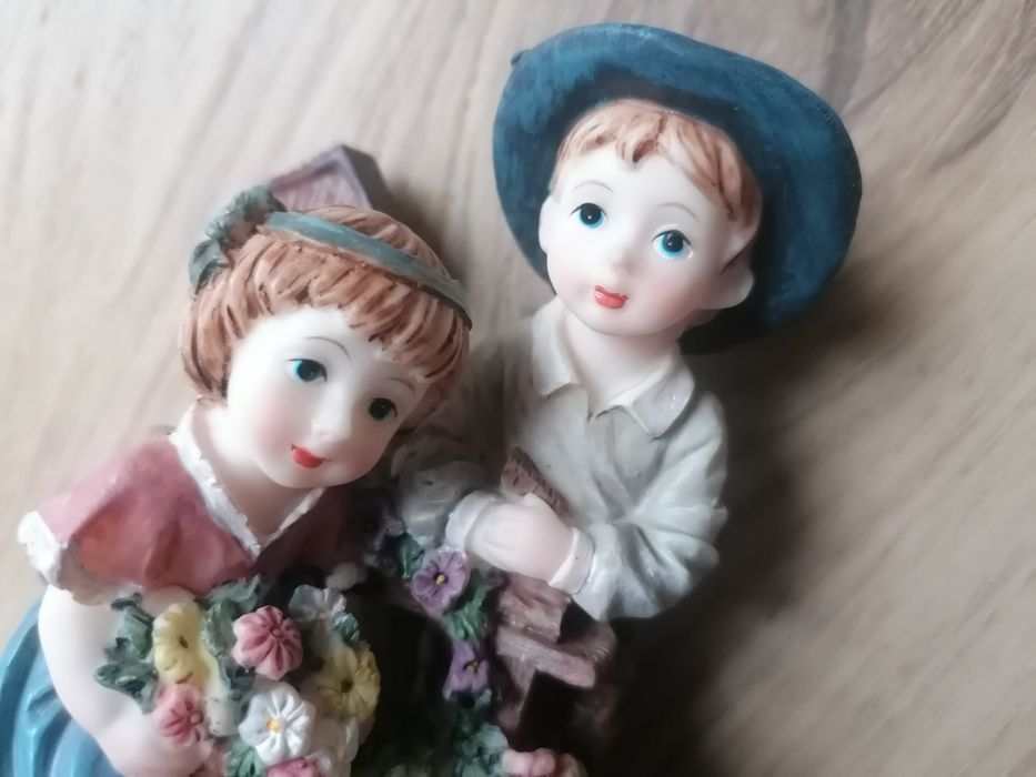 Figurka ozdoba dzieci kwiaty para pamiątka
