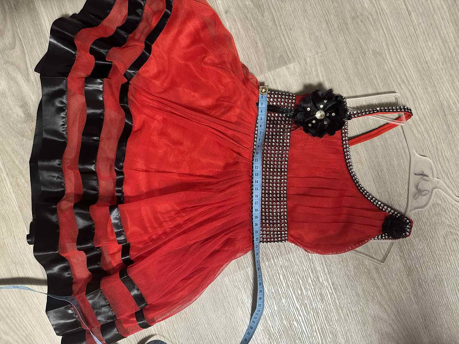 Нарядное платье для девочки красное на 2-3 года 100 гр