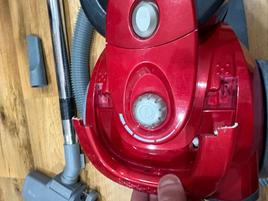 Продам пилосос Scarlett 1600W