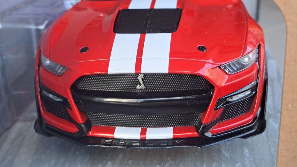 Ford Shelby GT500 1:18