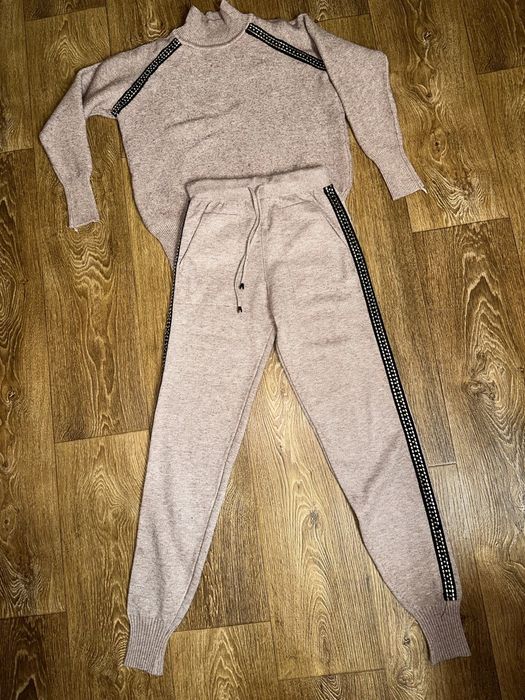 Теплый трикотажный вязаный костюм xs-s