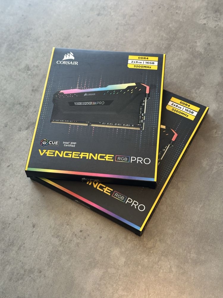 Ram 32GB (4x8GB) Corsair Vengeance RGB PRO DDR4, 3200MHz, CL16