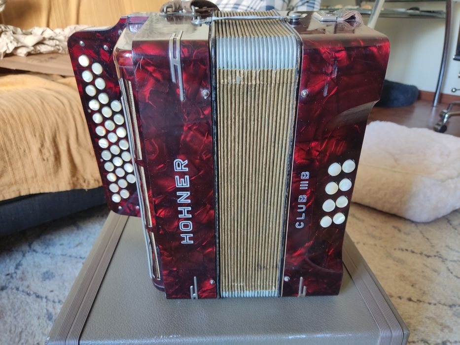 Hohner Club lll B