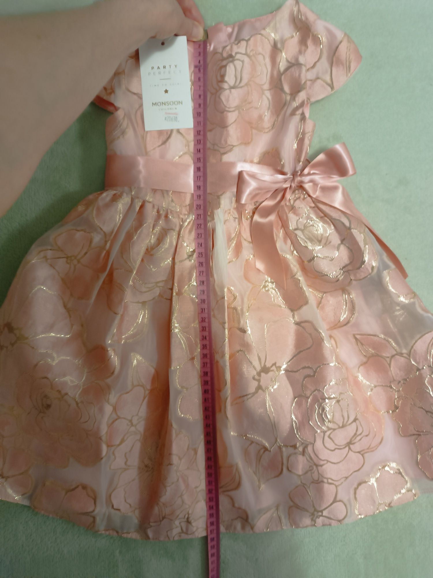 Нове святкове плаття на дівчинку 3 років