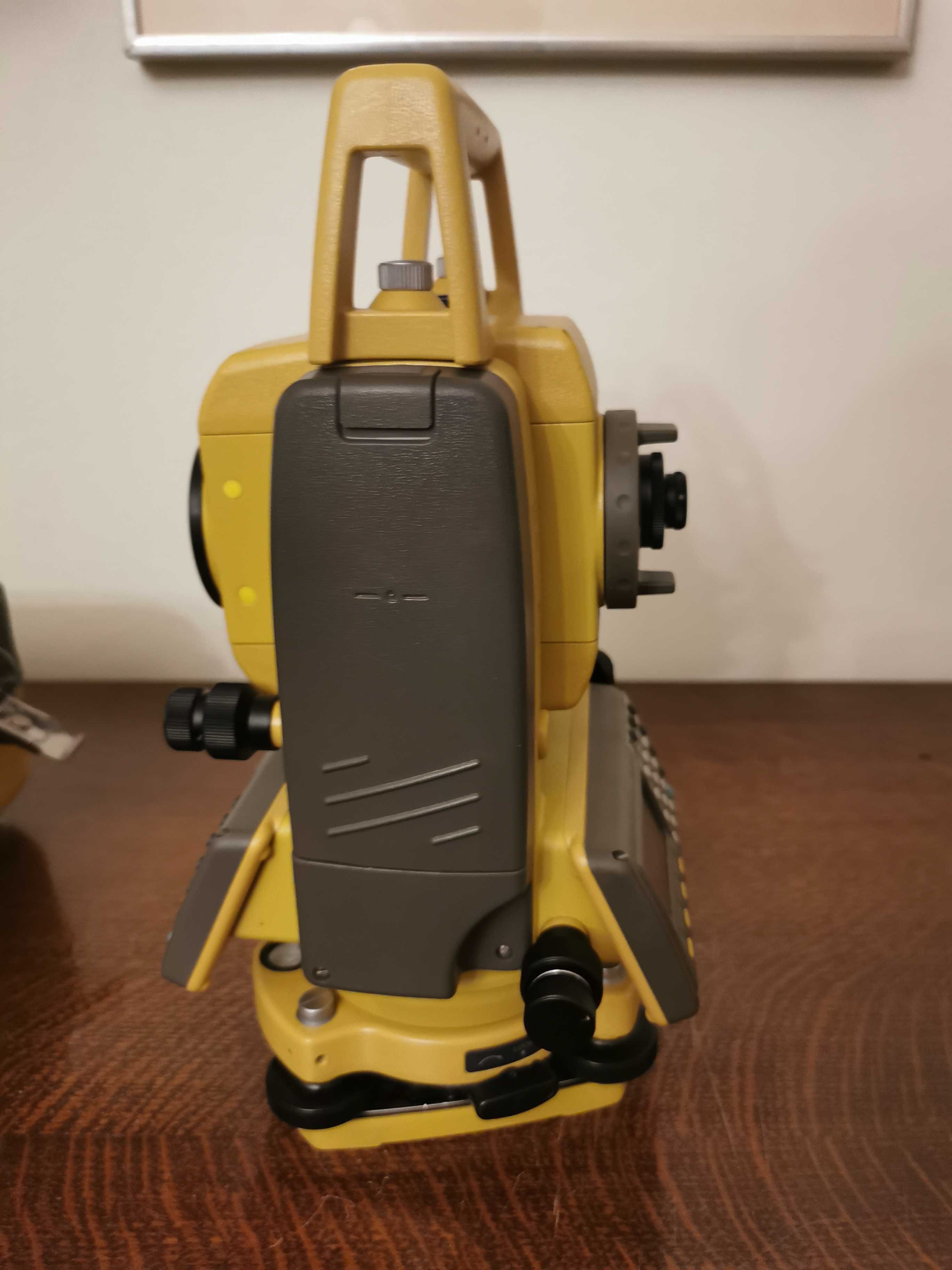 Tachimetr elektroniczny GTS-105N