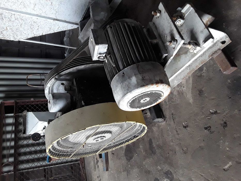 Прес для паливних брикетів