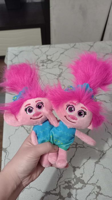 Maskotka trolle 3 Poppy