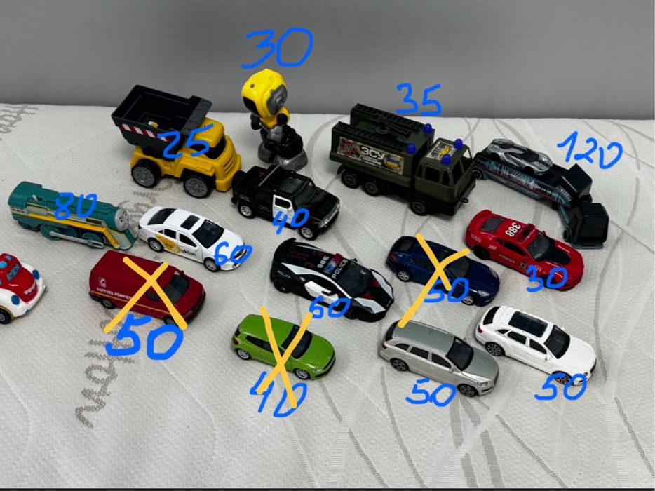 Машинки металеві 1/43