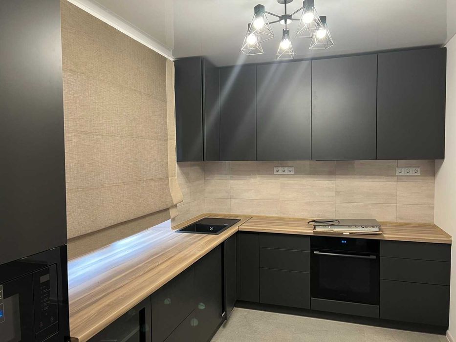 Продаж 2-х поверх. нового будинку з евроремонтом  м.Хмельницький