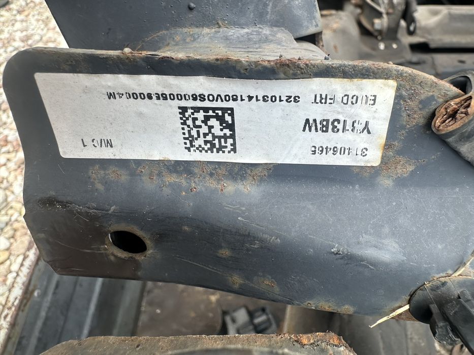 VOLVO S60 II V60 LiFT D2 D3 D4 D5 2.5T T6 kpl SANKI WÓZEK trawers okaz