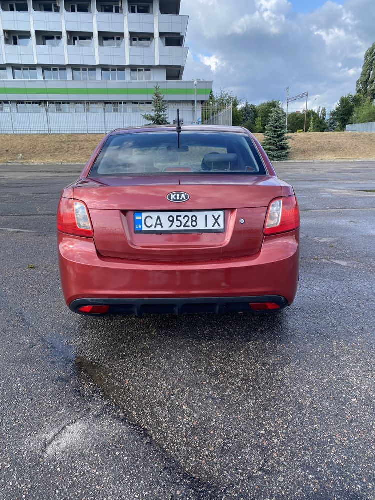 Kia rio 2 2011 року