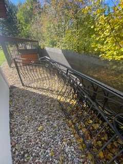 Balustrady zewnętrzne metalowe.