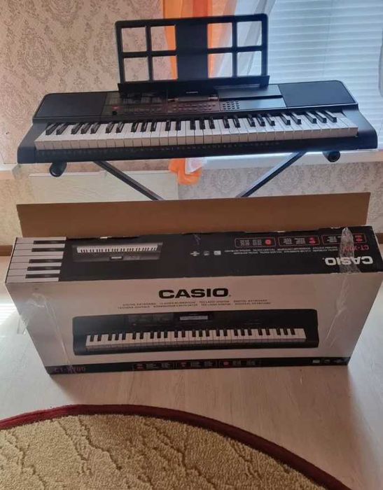 Синтезатор Casio CT-X700