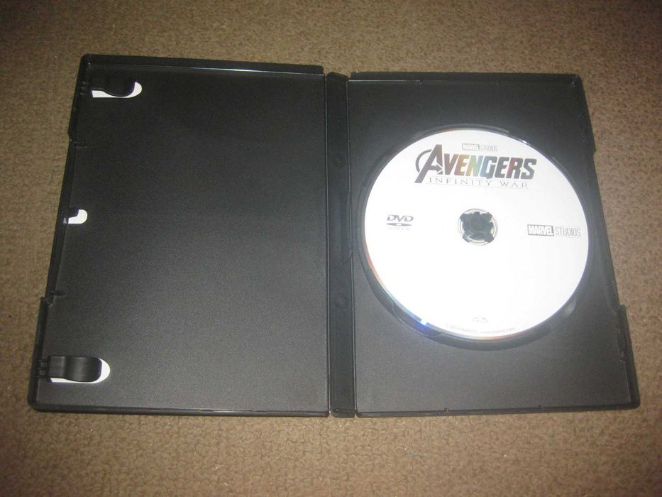 DVD "Vingadores: Guerra do Infinito" com Robert Downey Jr.
