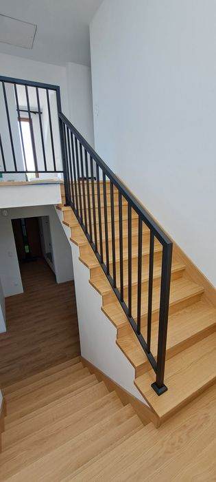 Balustrady wewnętrzne i zewnętrzne