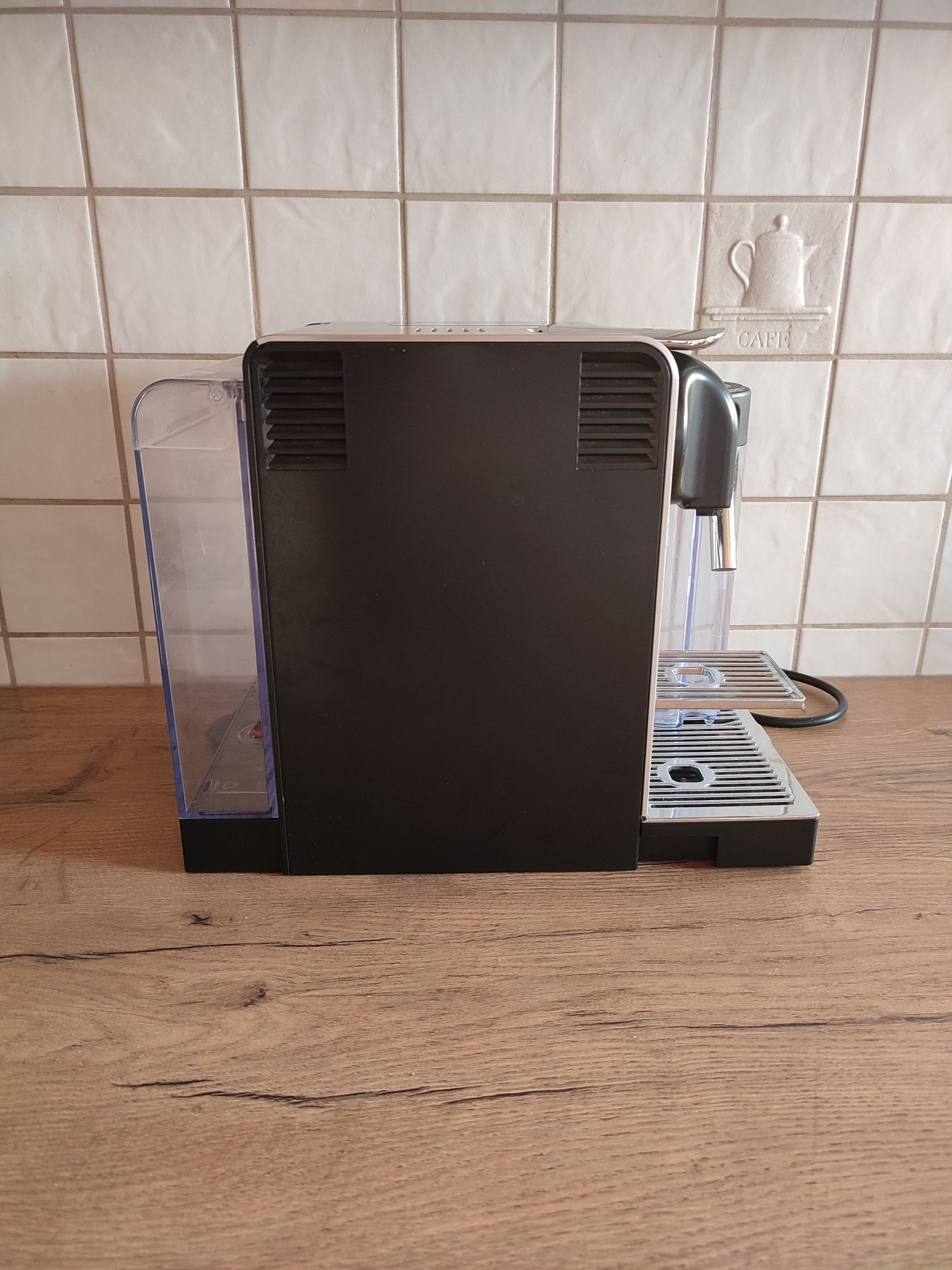 Ekspres do kawy DeLonghi Lattissima Pro EN750.MB
