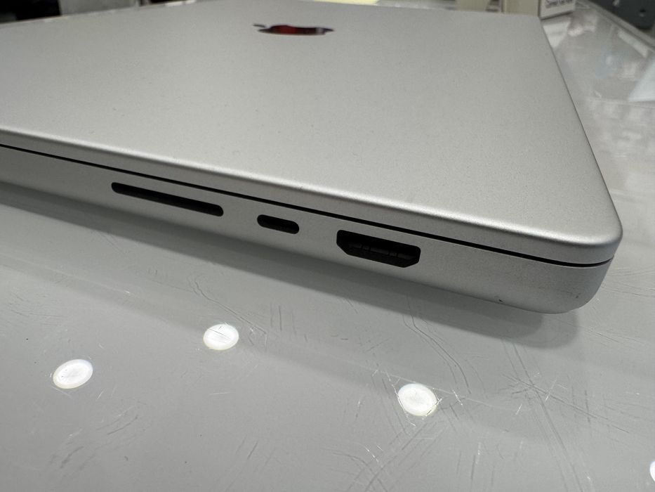 Macbook Pro 16 M1 Pro 16GB 1TB Teclado PT