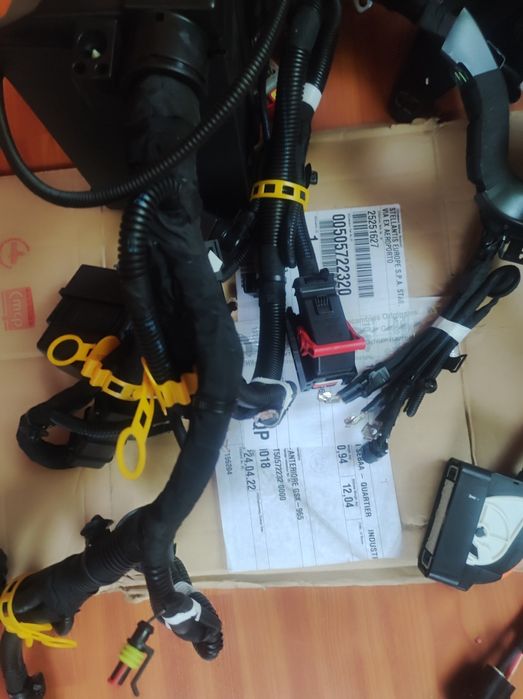 Проводка нова Фіат 500 X - Jeep Renegade  блок релле і запобіжників