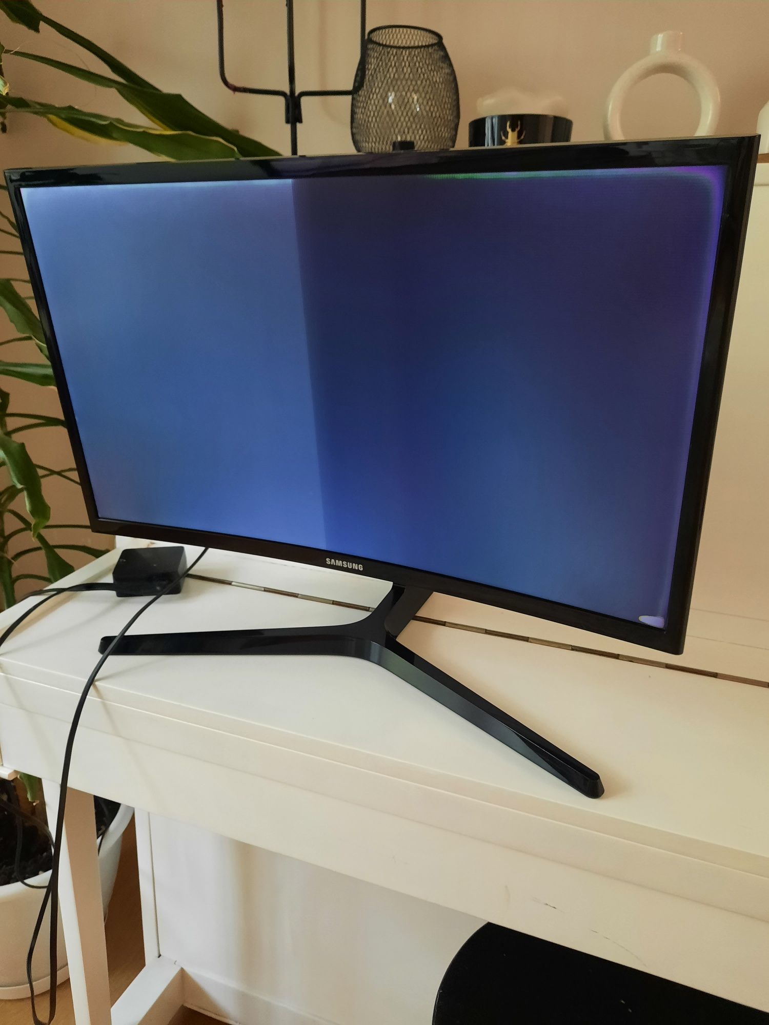 Монітор вигнутий неробочий samsung 24"