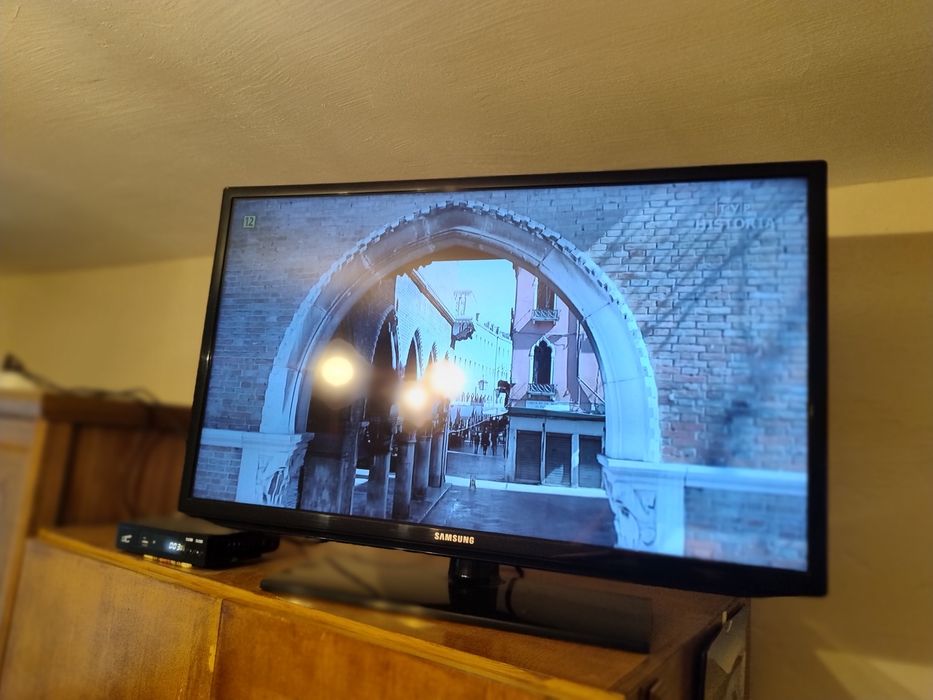 Telewizor Samsung 32 cale + dekoder DVB-T2 marki LTC