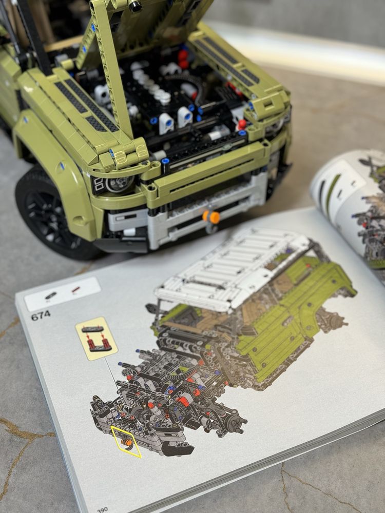 LEGO конструктор TECHNIC 42110 LAND ROVER DEFENDER оригинал!