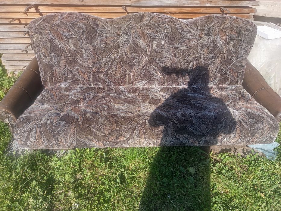 Продам диван під реставрацію