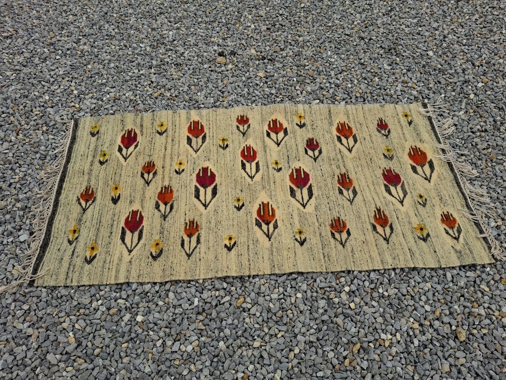 Stary piękny kilim Krokusy