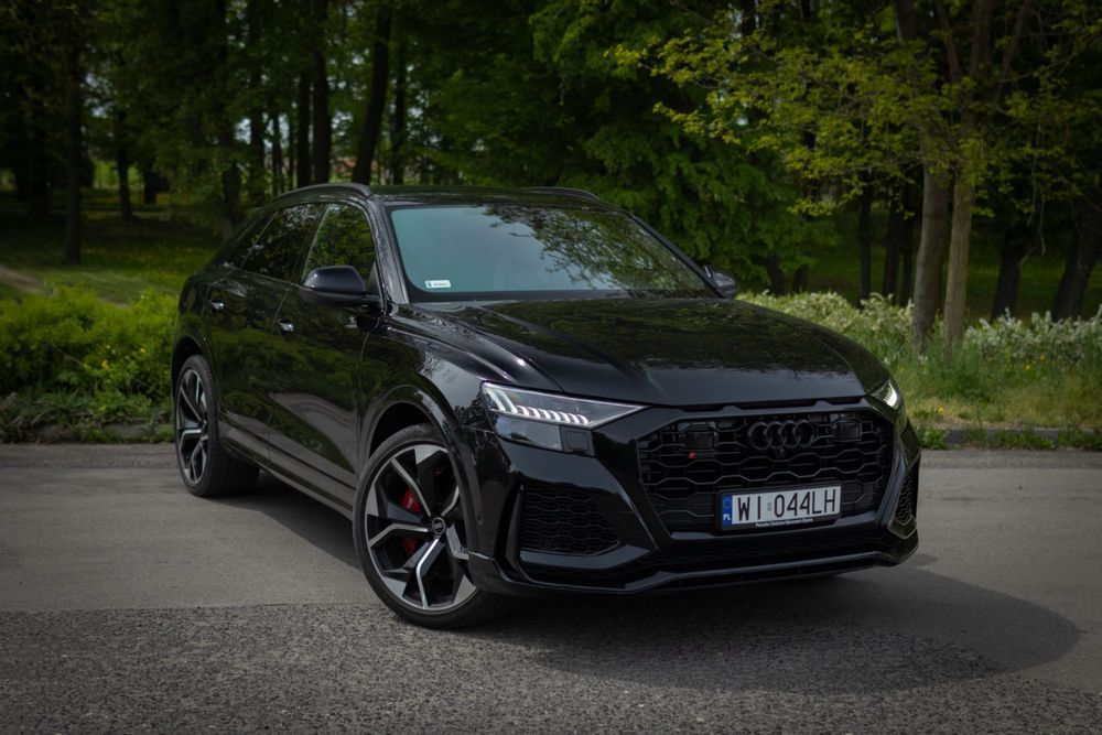 Wypożyczalnia aut wynajem Audi RSQ8 Mercedes mustang cabrio porsche FV