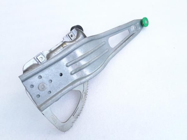 Elevador vidros trás esquerdo TOYOTA Yaris (_P9_)