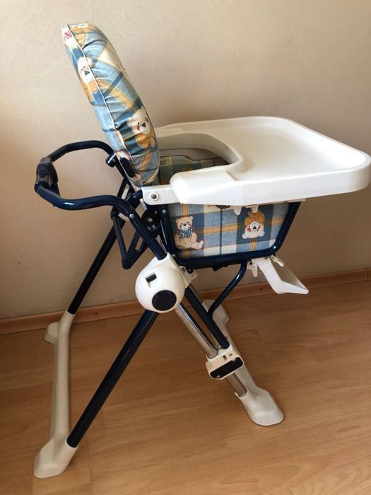 Годувальний стільчик столик