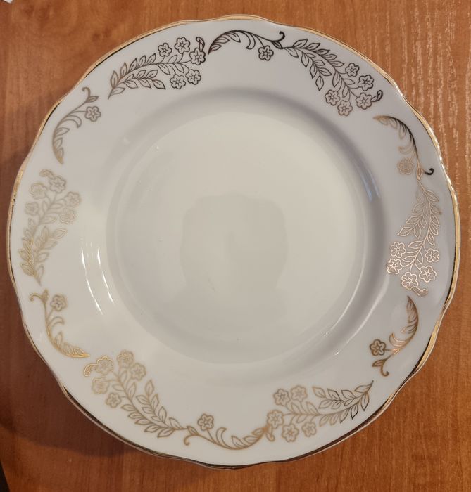Тарелка керамическая с позолотой