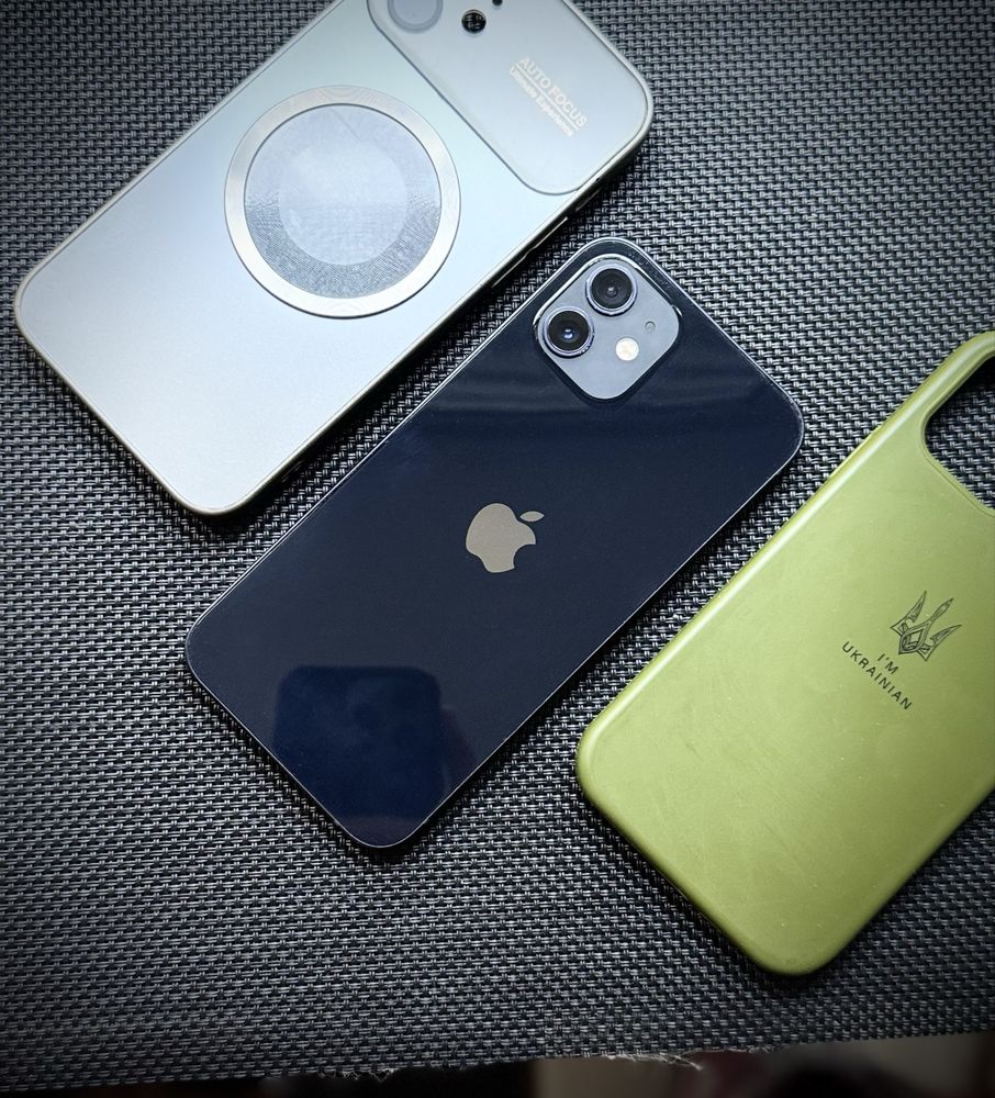 Продам iPhone 12 в отличном состоянии