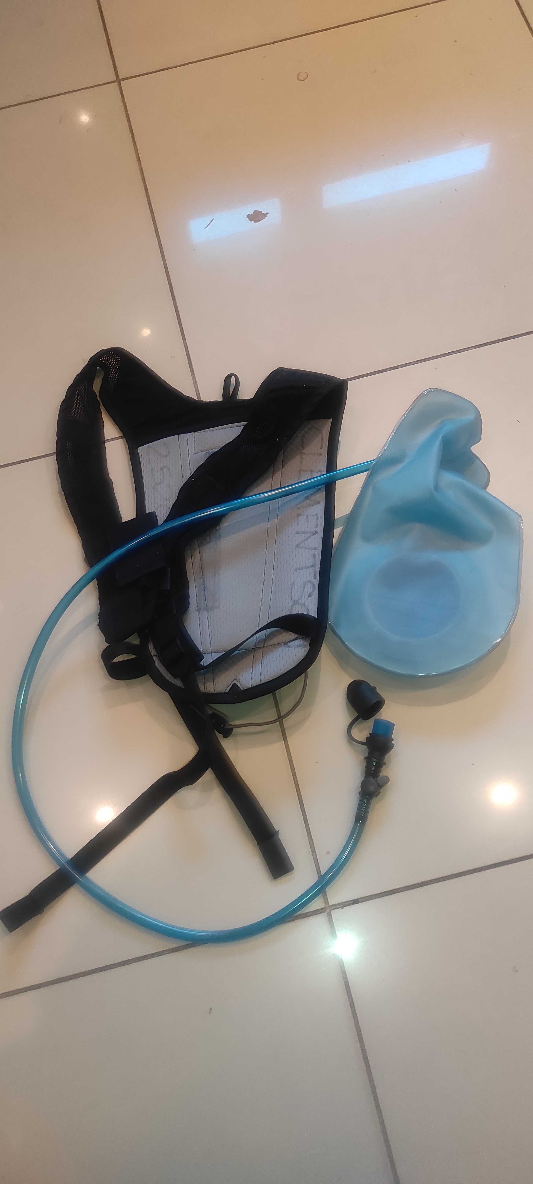 Zestaw hydracyjny Camelbak plus Karrimor. 5 elementow