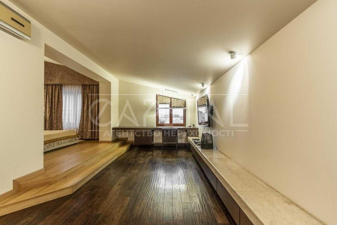 Японський пентхаус 230 м² з каміном, паркінгом і кінотеатром (Поділ)