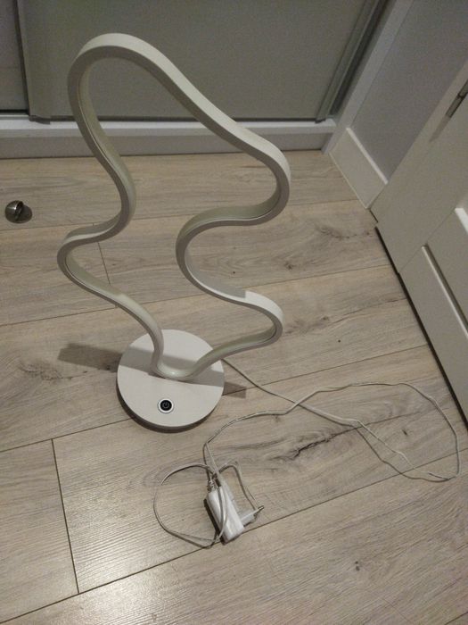 Lampa regulowane światło