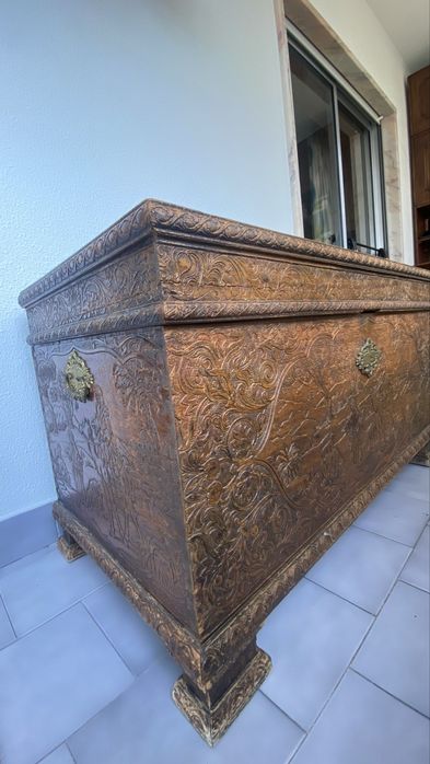 Arca de madeira antiga