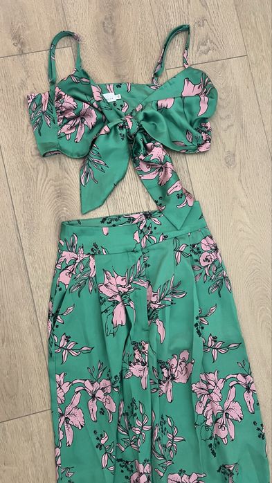 Laurella zielony komplet top szerokie spodnie XS 34