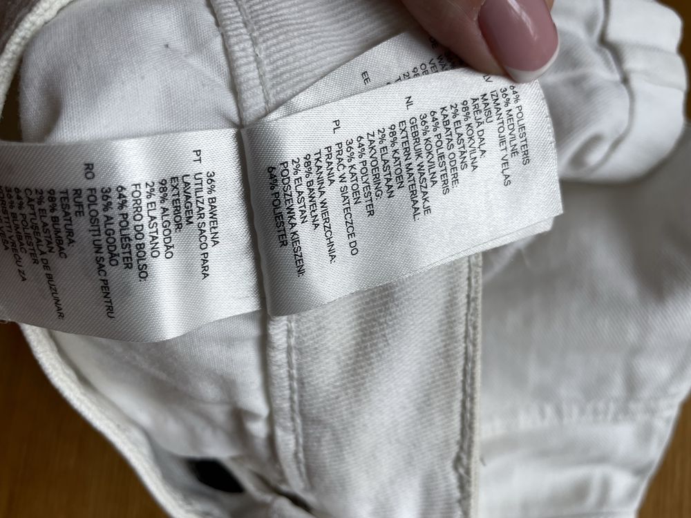 Biale spodenki damskie z wysokim stanem H&M