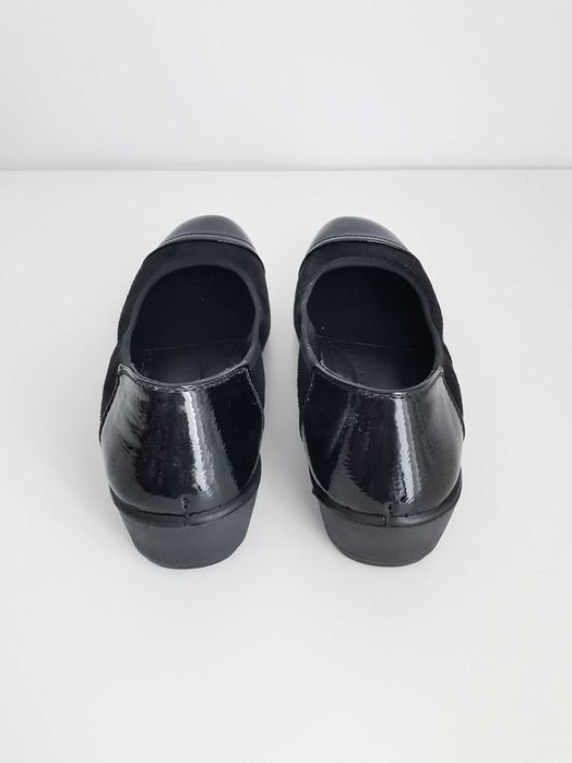 Sapatos pretos de cunha (tam. 37/38)