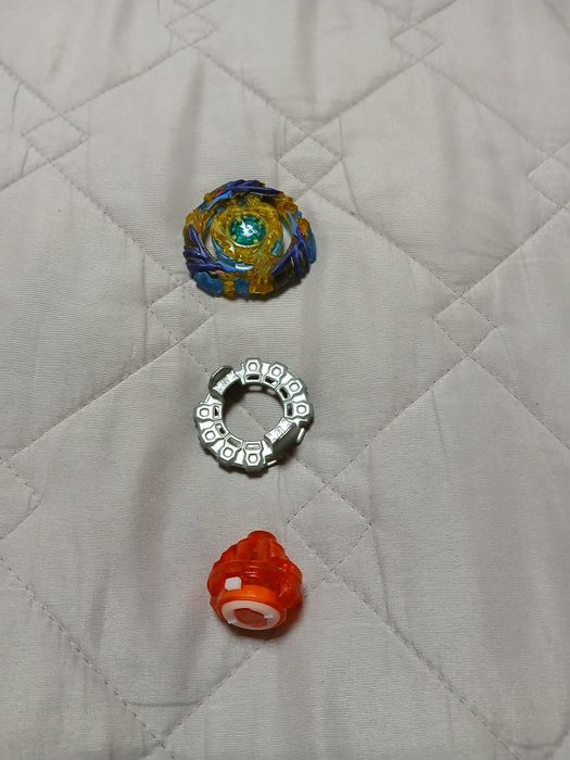 Продаю оригінальнмй бейблейд