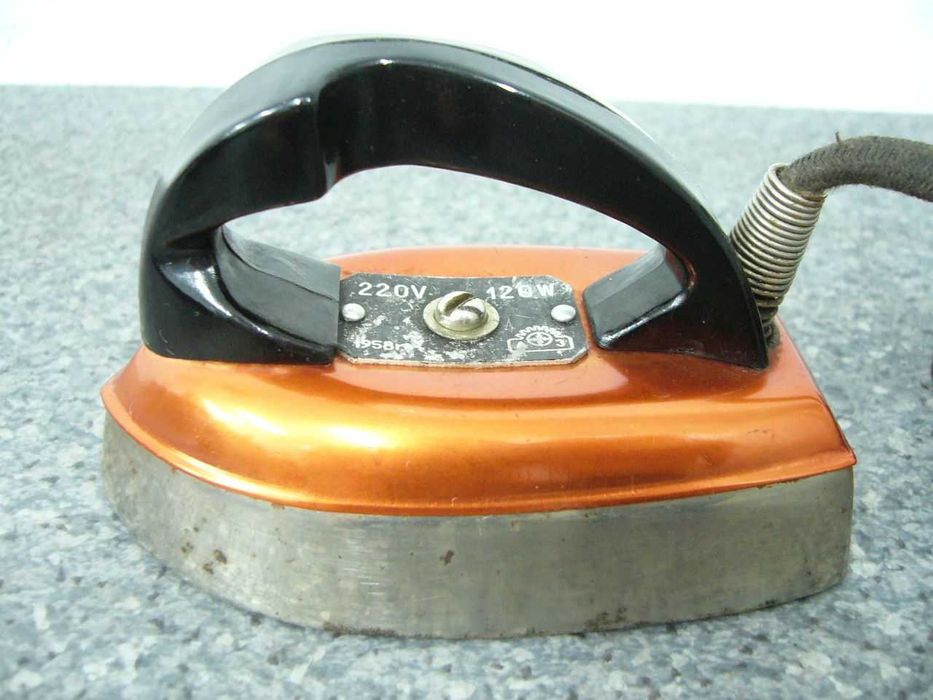Mini żelazko podróżne typ P-120 zabytek 1958 rok