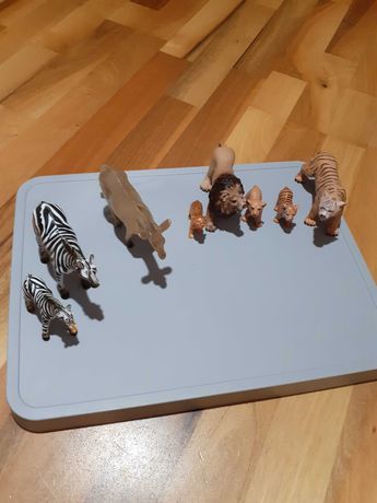 Figurki zwierząt safari