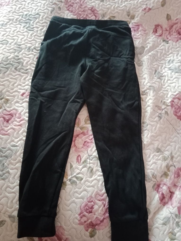 Spodnie czarne dresowe markowe rozm. 140 4F
