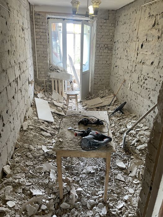 Демонтаж, штукатурки, плитки,перегородок,стяжки,гіпсокартону,обоїв.