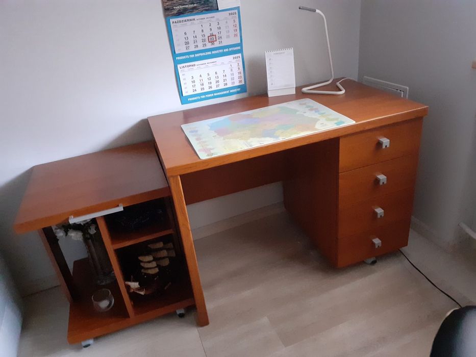 Mebloscianka, biurko, stolik