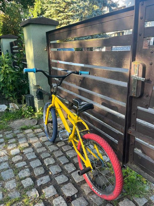 Rower BMX profesjonalny 16' +kask gratis, unikalny kolor-mało Jeżdżony